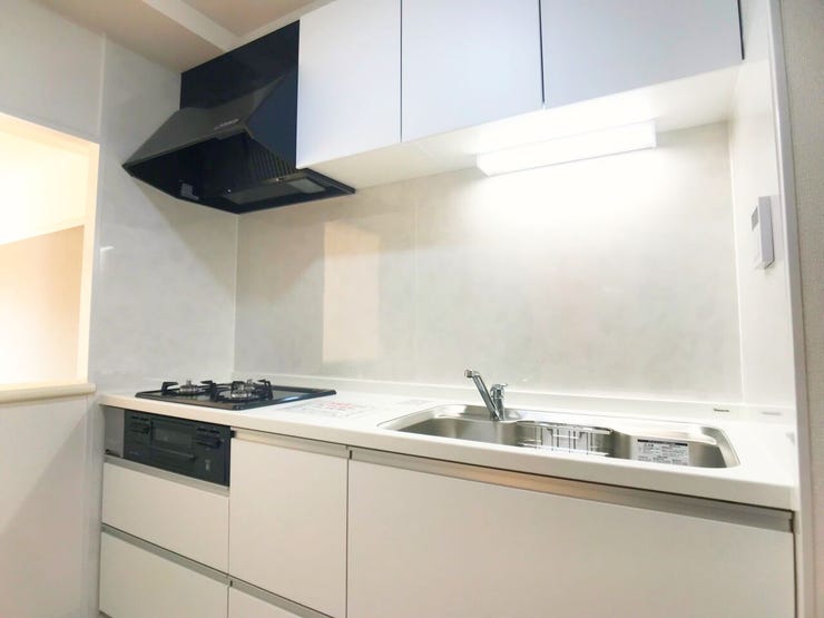 家事がはかどる機能的なキッチン。収納力もあり、調理スペースを広く使える使い勝手の良い仕様です。
(撮影日:2025-11-17)