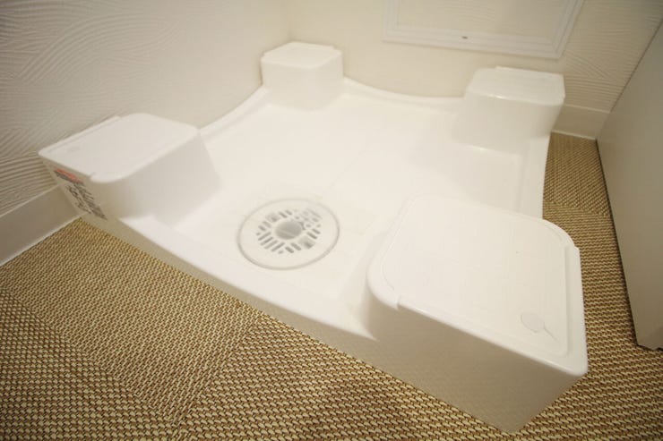 【洗濯機置場】パウダールームに設置されていて家事動線もスムーズです。