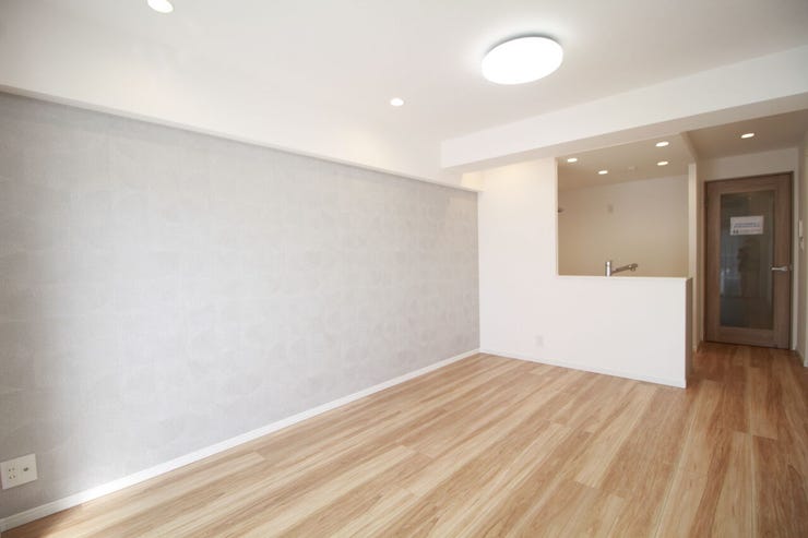 光が溢れ、風も溢れ、居心地のよい住空間、自然体で過ごせるリビングです。