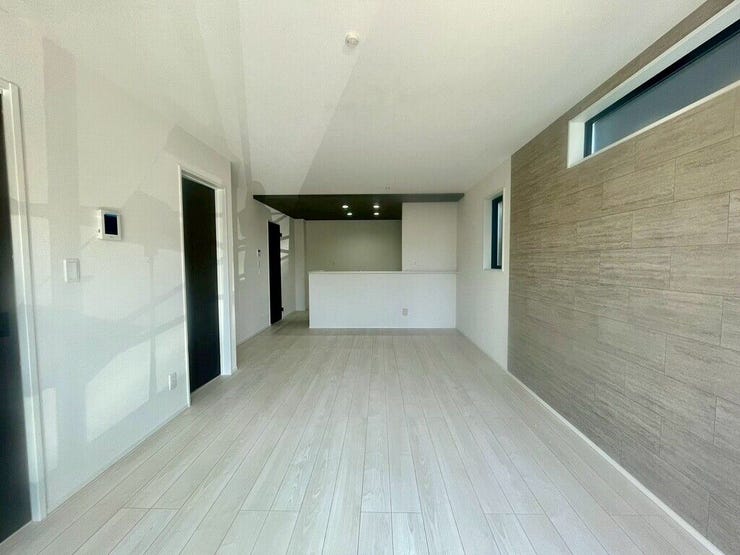 【Living】家族が集まりやすい場所で、くつろぎと会話が自然に生まれます。