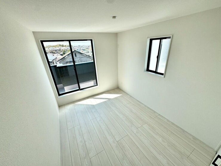 【Bedroom】ナチュラルな内装で、リラックスできる空間。寝室や書斎にも最適です。