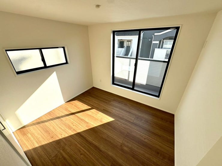 【Bedroom】ナチュラルな内装で、リラックスできる空間。寝室や書斎にも最適です。