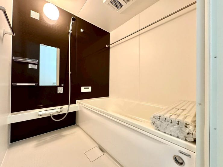 【Bathroom】お子様とのバスタイムにも十分な広さがあり、掃除も簡単にできます。
