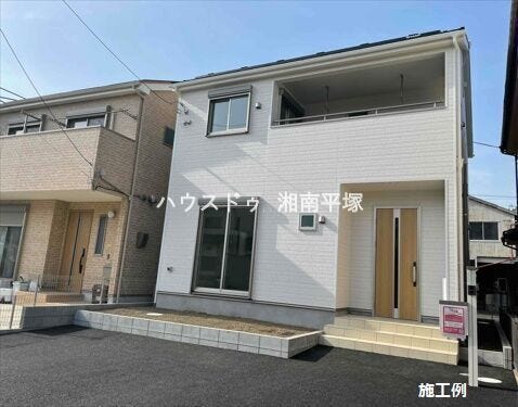 【外観】
施工例
※本物件画像は取引する建物とは、外壁・屋根・開口部・内装等の形状が異なります。