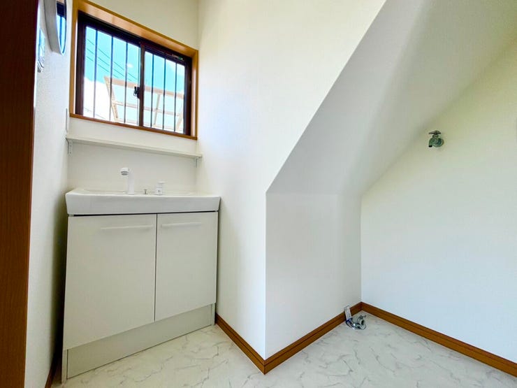 家族が入浴中でも、気兼ねなく手を洗っていただけます。