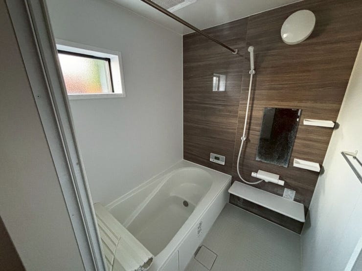 心地よいリフレッシュタイムを過ごせるバスルーム。
日常の疲れを癒す、特別な空間を提供します。