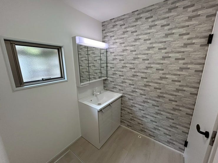 洗面も新品交換◎
アクセントクロスがおしゃれ♪