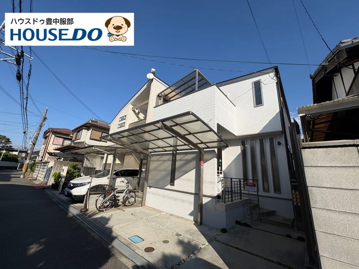 【外観】
人気の南桜塚小学校、第三中学校区にあり、阪急宝塚線「曽根駅」まで徒歩5分とたいへん便利です。2階の洋室は間仕切り壁工事を行えば3LDKに変更可能です。