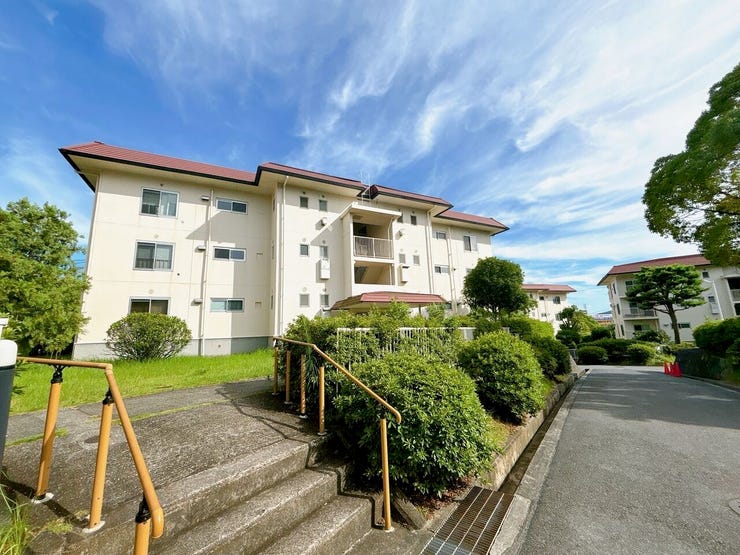 あたたかな陽が差し込む日当り良好の立地です。