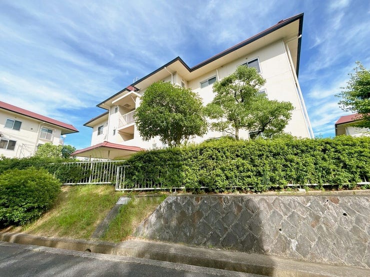 あたたかな陽が差し込み、優しい風が吹き込む陽当り・通風良好な立地です。