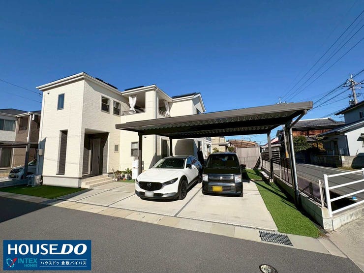 【外観】
【東南角地×太陽光!エコで快適な暮らし】
東南角地の陽当りの良さを活かした太陽光発電システムを搭載!明るく快適な上に、家計にも優しいエコな暮らしが実現します☆未来に優しい素敵なお住まいです!