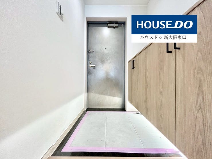 玄関スペースにもダウンライトを新設
足元明るいです。