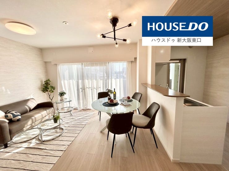 天井が高く開放的な間取りです。