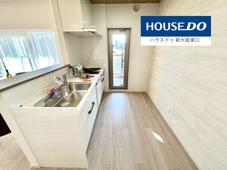 キッチンスペースもゆったり
キッチンからバルコニーに通じるドアもあり風が通ります