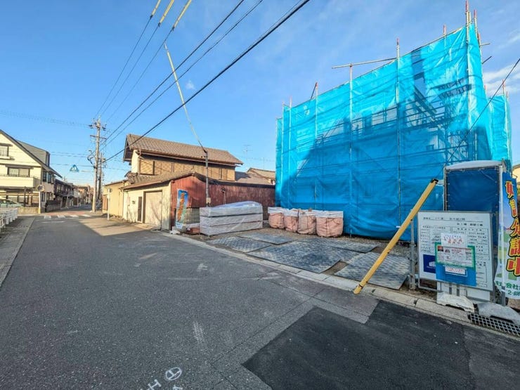 車がスピードを出しにくいため、交通事故のリスクが低減されます。歩行者や自転車が安全に通行しやすい環境です。