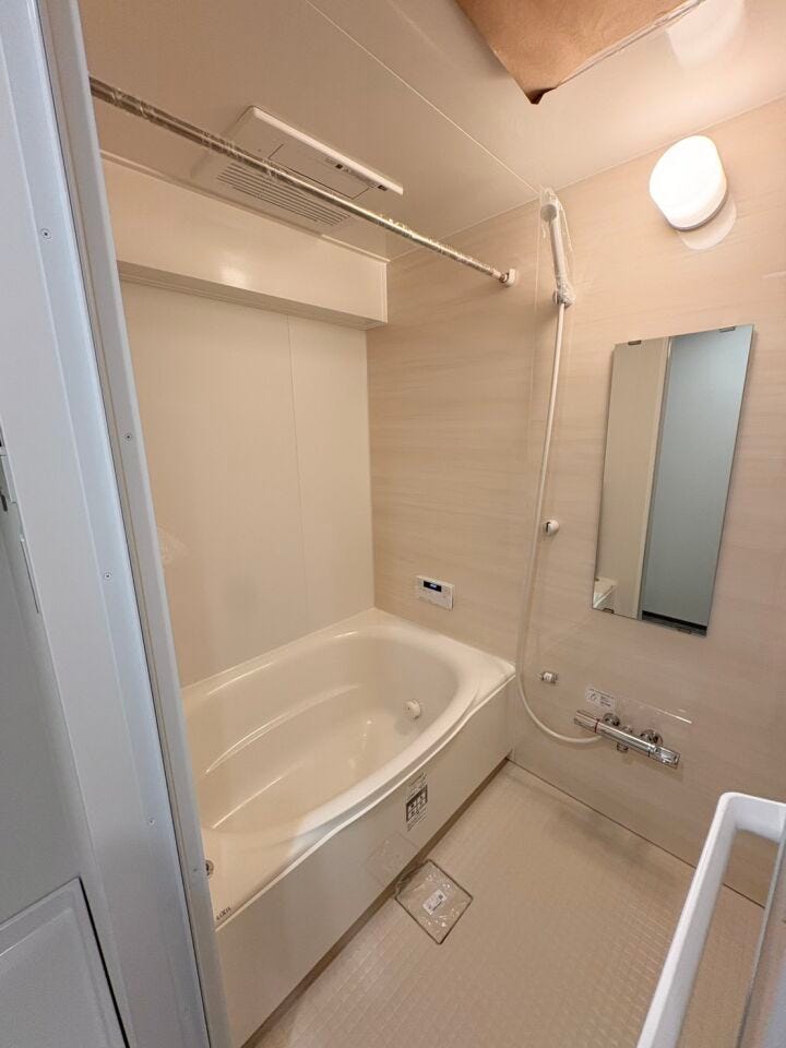 浴室もリフォーム済み!
浴室乾燥機を完備しております!