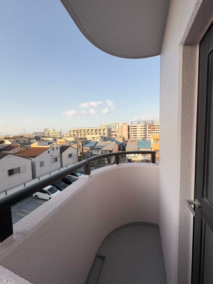 洋室と繋がるバルコニー!