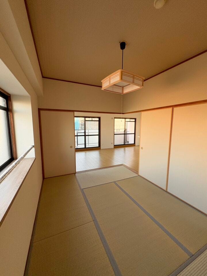 仕切りを開けると、開放的な空間となります!