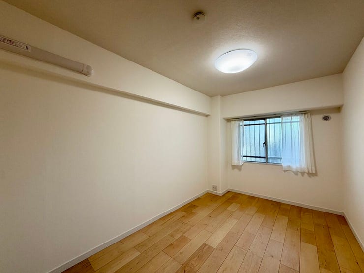 〈6.0帖〉
曇りガラスは外部の視界を遮るのに最適です♪