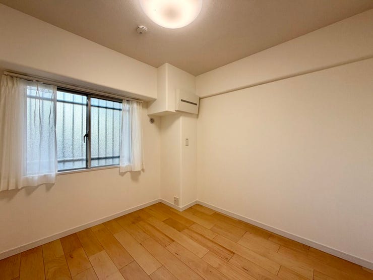 〈4.5帖〉
木のぬくもりがやさしいフローリングが安心感をかもしだします