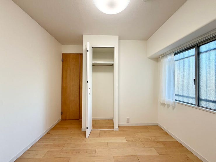 〈4.5帖〉
豊富な収納で快適空間を保ちます♪