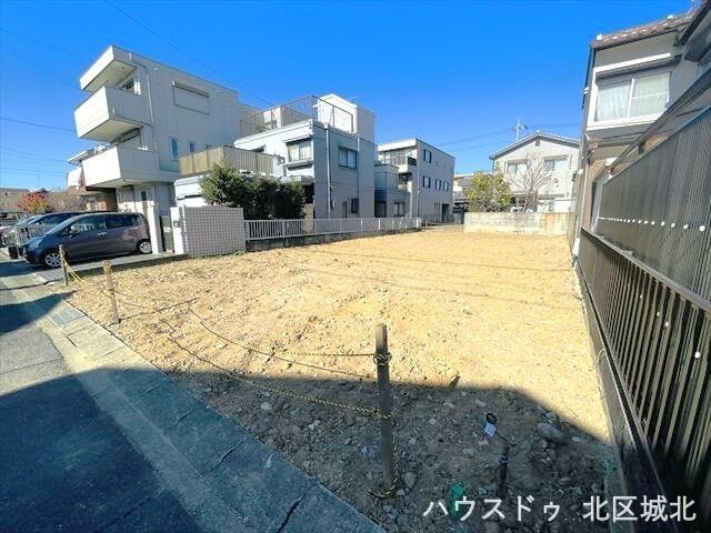 陽当たり・通風が良いので南側に庭や窓を作りやすくなり、家の中に長時間光を取り込むことが出来ますね。