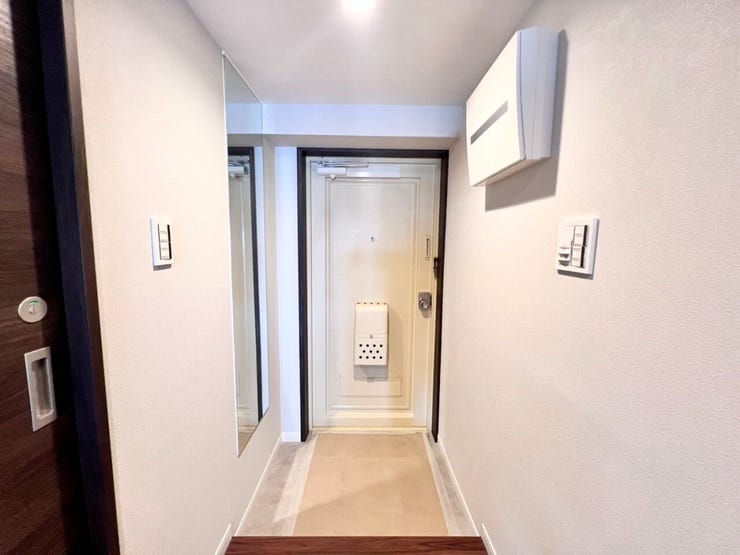 姿見付きなので、外出前の確認がその場でできてとても便利です♪