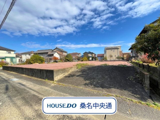 【外観】
閑静な住宅地、長島町出口にある151.86坪のお土地のご紹介です。建築条件がないのでお好きなメーカーで建築できます。(2025年12月7日 撮影)