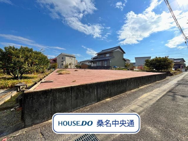 JR関西本線長島駅まで徒歩8分、近鉄名古屋線近鉄長島駅まで徒歩10分なので通勤通学がしやすいですね。(2025年12月7日 撮影)