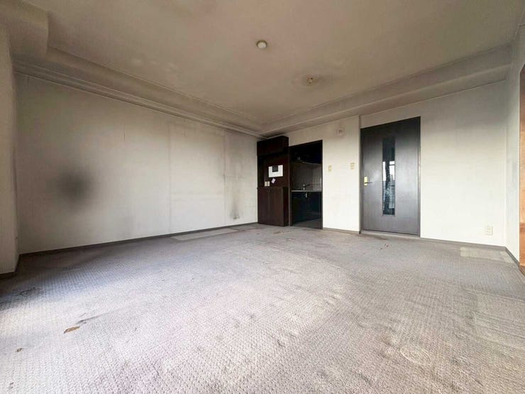 【各部屋への動線◎!間取りの自由度も魅力】
生活動線がスムーズな間取りです!
リフォームでLDK一体の開放的な空間にするなど、ご家族の成長に合わせて間取りの変更も検討できるのが嬉しいポイントです♪