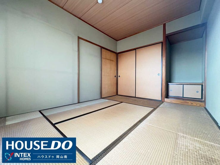 【落ち着きある設え!癒やしと収納を両立】
来客用のお部屋としても重宝する和室です!
床の間のスペースには、お子様の作品や季節の飾りを置いても素敵ですね!