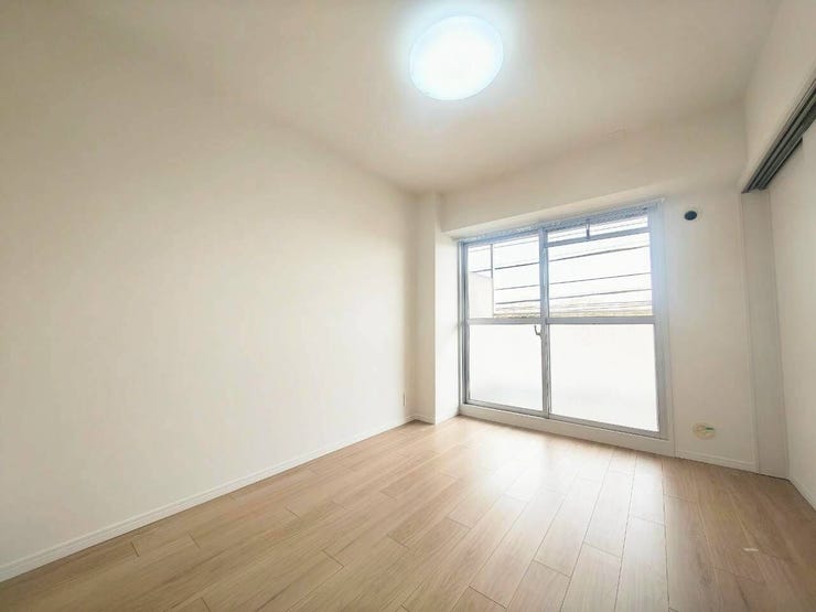 陽当りの良い洋室です