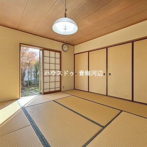 和室:畳があることでリラックスできますね。ゆっくりお茶を飲んだり、来客用のスペースとしても活用できます。