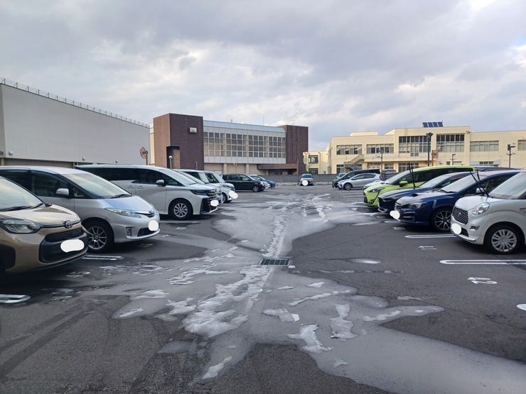 ■駐車場■
敷地内駐車場が利用可能で、毎日の外出が格段にスムーズに。青空・機械式など設備が選べるため車種やライフスタイルに合わせやすく、夜間や悪天候時の安心感も確保。