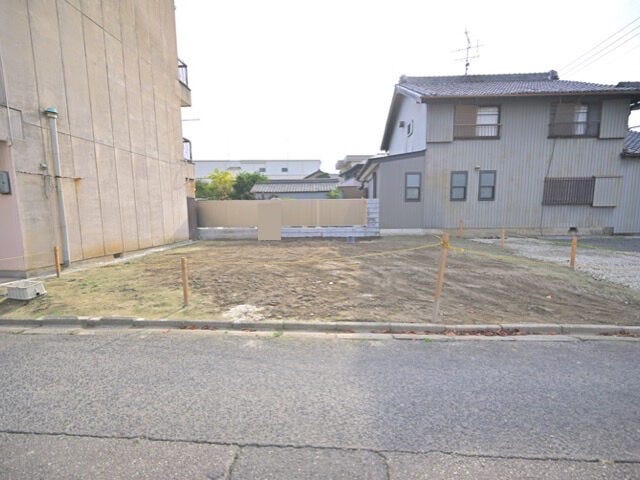 小学校、保育園、コンビニ、スーパー、郵便局、病院、ドラッグストアが徒歩10分圏内で す!周辺環境充実♪