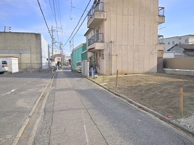 気になる方は、ご案内させていただきます。
お気軽にお問い合わせください。
お問い合わせは「ハウスドゥ 清須」まで!
名鉄新清洲駅から西へ。十六銀行さんの前です!