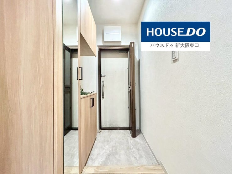 シューズインクロークがある玄関です。
(一部リフォーム中)