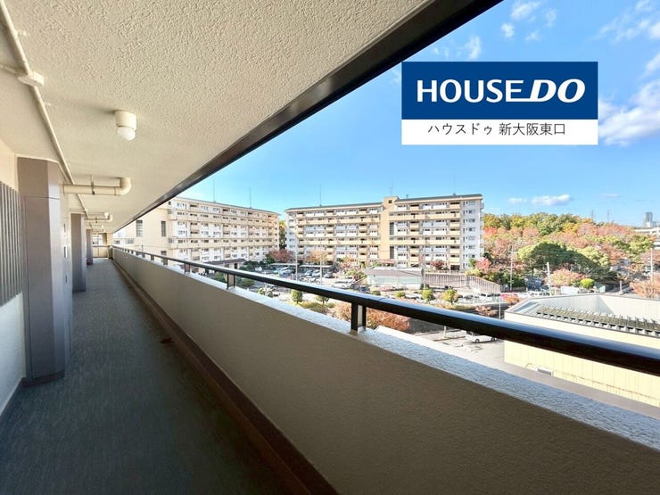 玄関前の共用廊下です。