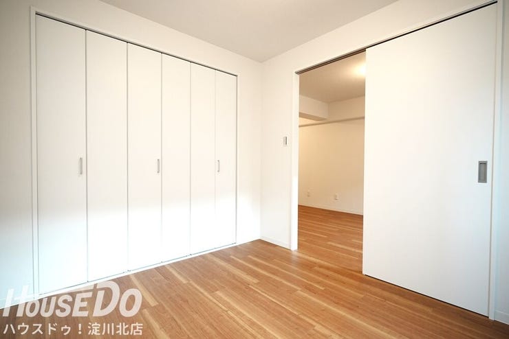 ■■本日内覧可能■■
阪急宝塚線「三国」駅まで徒歩8分!新大阪駅まで車で6分!
全面リフォーム歴あり(全室クロス・フローリング貼替
・水廻りすべて新調(キッチン・洗面・浴室・トイレ)エアコン設置