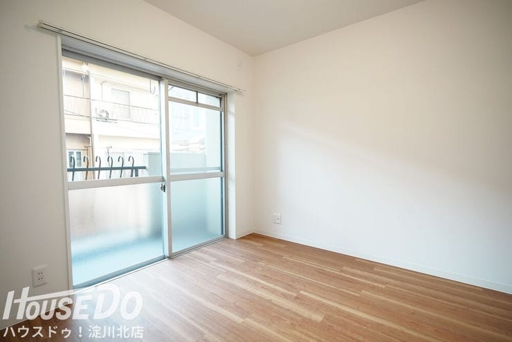 ■■本日内覧可能■■
阪急宝塚線「三国」駅まで徒歩8分!新大阪駅まで車で6分!
全面リフォーム歴あり(全室クロス・フローリング貼替
・水廻りすべて新調(キッチン・洗面・浴室・トイレ)エアコン設置