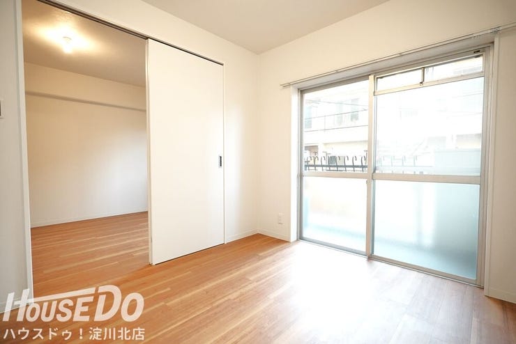 ■■本日内覧可能■■
阪急宝塚線「三国」駅まで徒歩8分!新大阪駅まで車で6分!
全面リフォーム歴あり(全室クロス・フローリング貼替
・水廻りすべて新調(キッチン・洗面・浴室・トイレ)エアコン設置