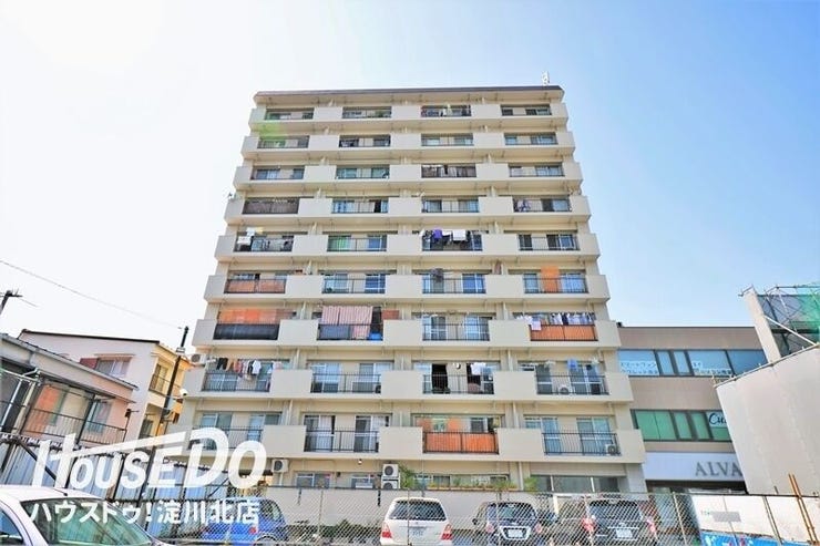 【外観】
■■ハイツ東興■■
SRC造10階建て・阪急宝塚線「三国」駅まで徒歩7分!
総戸数58戸・新高小学校・三国中学校エリア