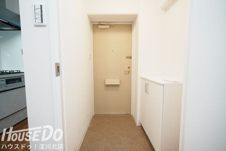 ■■本日内覧可能■■
阪急宝塚線「三国」駅まで徒歩8分!新大阪駅まで車で6分!
全面リフォーム歴あり(全室クロス・フローリング貼替
・水廻りすべて新調(キッチン・洗面・浴室・トイレ)エアコン設置