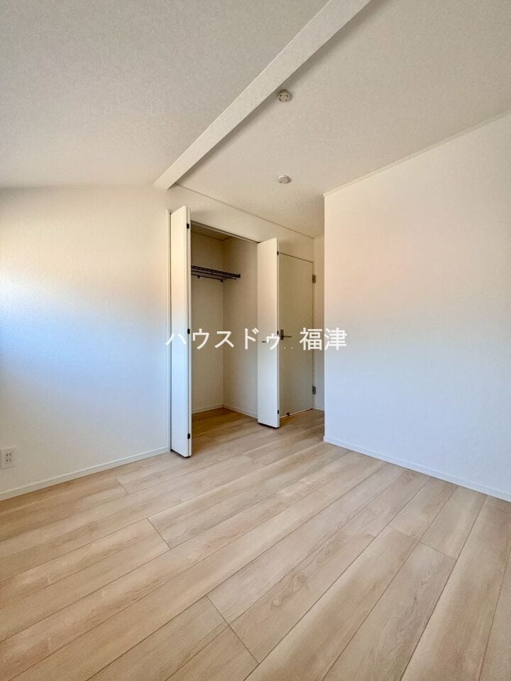 約5.0帖の洋室です♪
全居室収納付きでお部屋がきれいに保てます♪
《糟屋郡新宮町緑ケ浜2丁目 新築戸建》