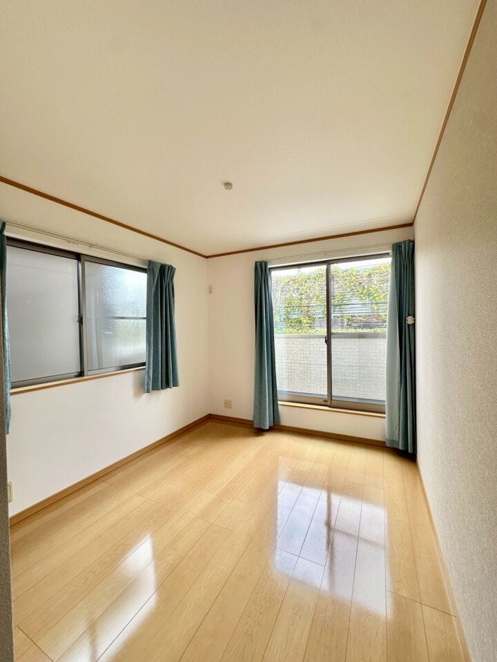 〈6.0帖〉バルコニーに面した明るい洋室が気分をリラックスさせます