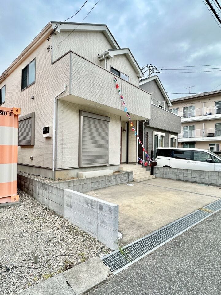 太陽光パネルによる売電収入あり♪