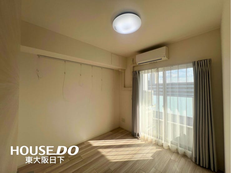 洋室:明るくておしゃれな洋室。実際に家具を置くイメージをしてみるとワクワクしますね!