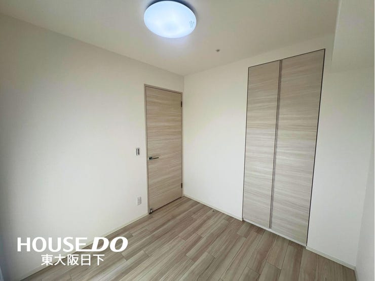 洋室:たっぷり入るクローゼット付!普段使わないものは片づけて居室を広くお使い頂けます!