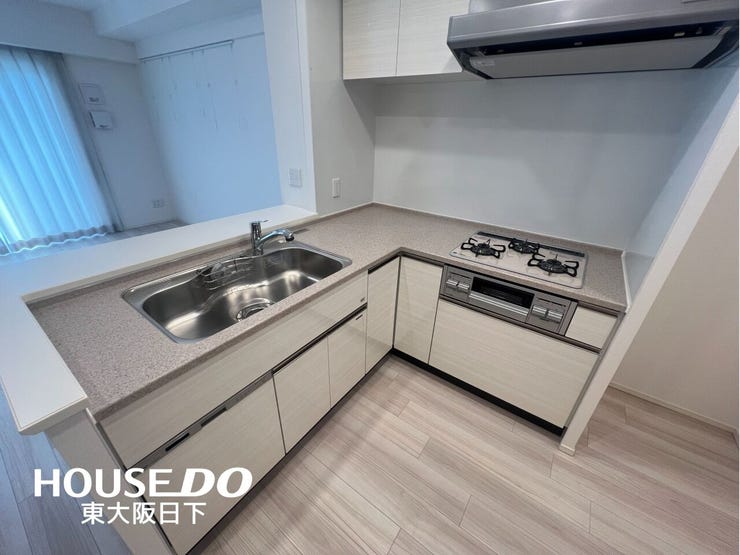 キッチン:食器類などの後片付けをサポートしてくれる食器洗い乾燥機付き。家事時短を短縮できるとともに、手洗いに比べ節水が可能になります!