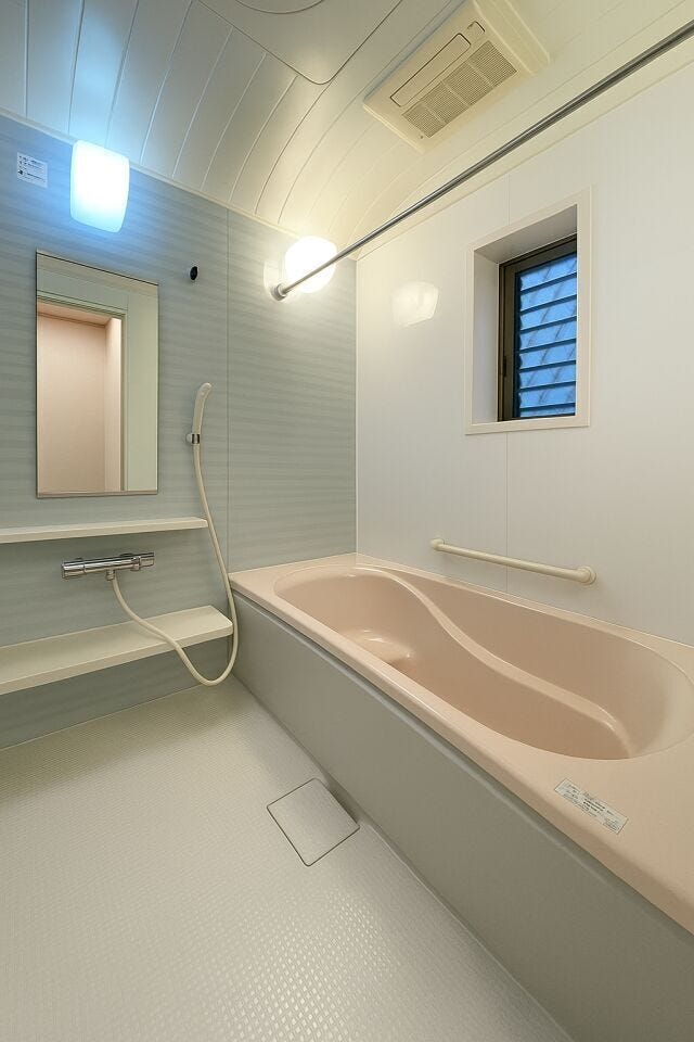 浴室乾燥・暖房も完備☆
雨の日もお洗濯がしっかり乾きます!
※小物類を除去する修正を行っております。